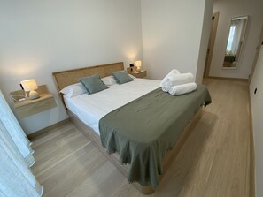2 bedrooms, desk, soundproofing, iron/ironing board