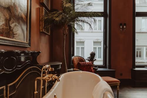 Royal Suite, 1 King Bed | Bathroom | Free toiletries, hair dryer, bathrobes, slippers