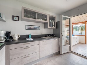 Réfrigérateur, micro-ondes, four, lave-vaisselle