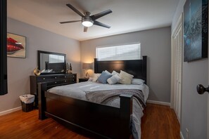 6 slaapkamers, een strijkplank/strijkijzer, wifi, beddengoed