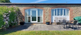 Meadow cottage- two bedrooms both ensuite and all on one level.