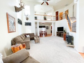 Living area - Dogs OK | Game Loft | Fire Pit | Fenced Yard (Pinetop)