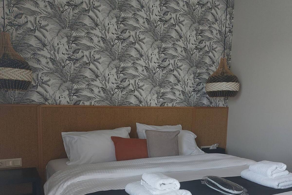 In-room safe, blackout curtains, soundproofing, iron/ironing board