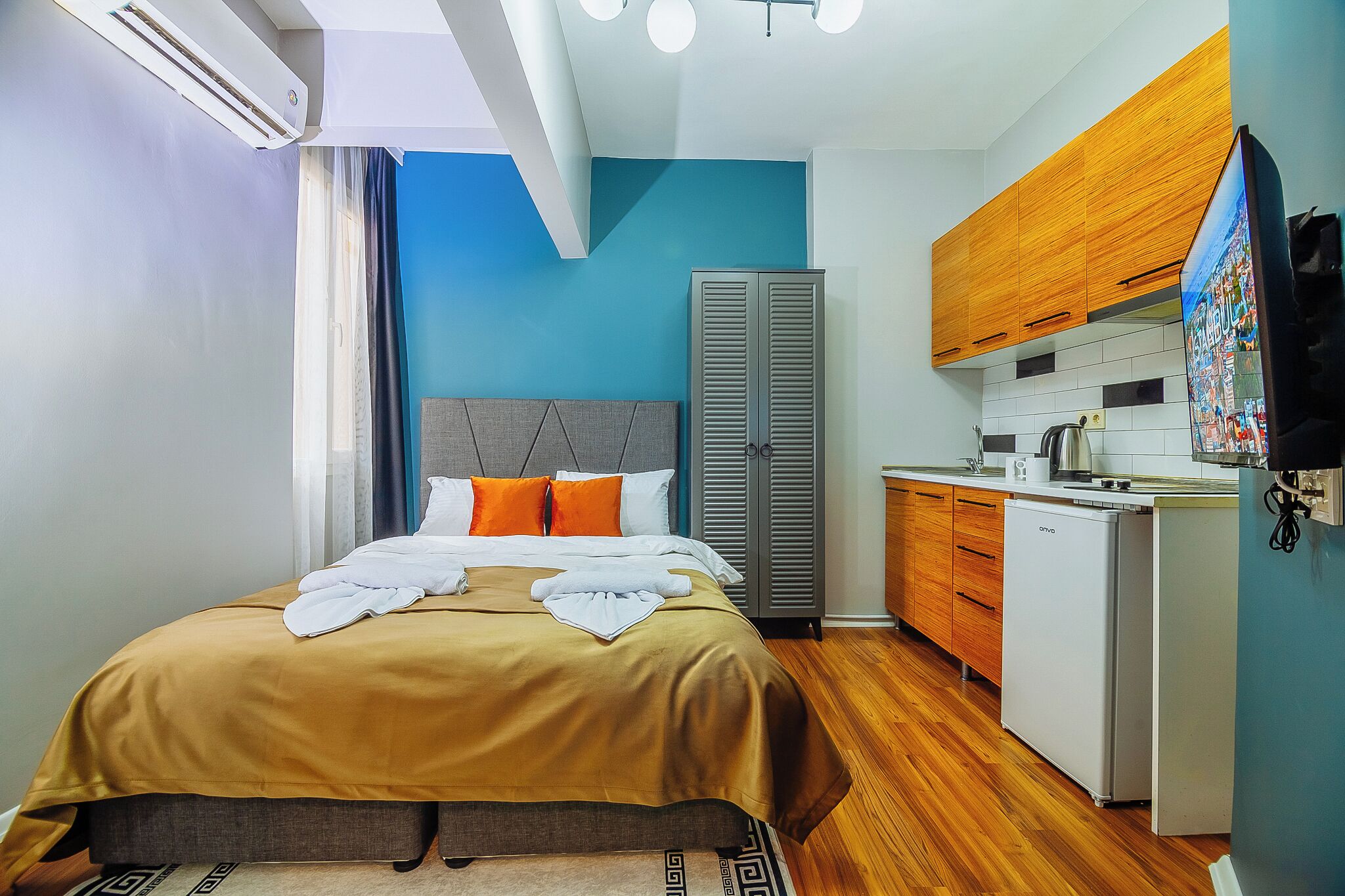 Economy studio | Lakens van Egyptisch katoen, luxe beddengoed, geluiddichte muren