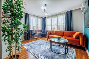 Suite Deluks | Area keluarga | Smart TV 43-inci dengan saluran TV satelit