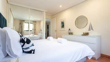 1 bedroom, iron/ironing board, Internet, bed sheets