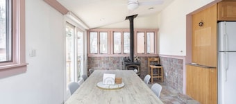 NEW Spacious 5 bedrooms with Public Lake & Beach Access and Kayak!