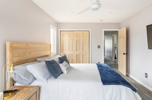 5 bedrooms, desk, iron/ironing board, travel cot