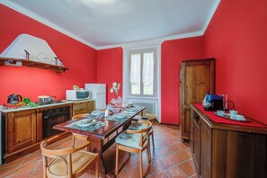 Family House, Multiple Bedrooms, Mountainside (Mila Bike with wi-fi) | Dining - Mila Bike With Wi-fi (Premeno)