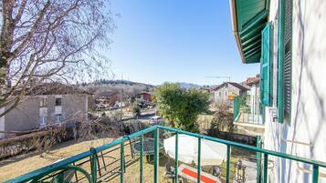 Family House, 2 Bedrooms, Mountainside (Mila Bike with wi-fi) | Property grounds