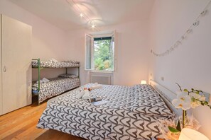 2 chambres, fer et planche à repasser, Wi-Fi gratuit, draps fournis