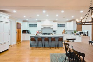 Dining - Lakeview Estate - Chef's Kitchen - NYC Getaway (Danbury)