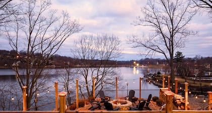 Lakeview Estate - Chef's Kitchen - NYC Getaway