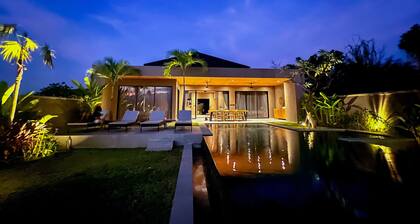Villa with sunset sea view and jacuzzi - 700m from the beach!