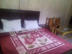 ห้องสแตนดาร์ดดับเบิล | เตารีด/โต๊��ะรีดผ้า, Wi-Fi ฟรี, ผ้าปูที่นอน