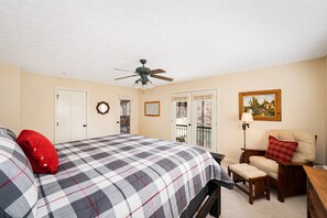 3 makuuhuonetta, silitysrauta/-lauta, ilmainen Wi-Fi, vuodevaatteet