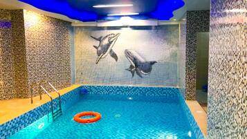 Indoor pool, lifeguards on site