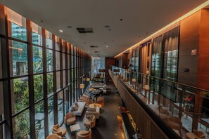 Restaurant - Qoya São Paulo Paulista, Curio Collection by Hilton (São Paulo)