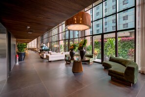 Interior entrance - Qoya São Paulo Paulista, Curio Collection by Hilton (São Paulo)