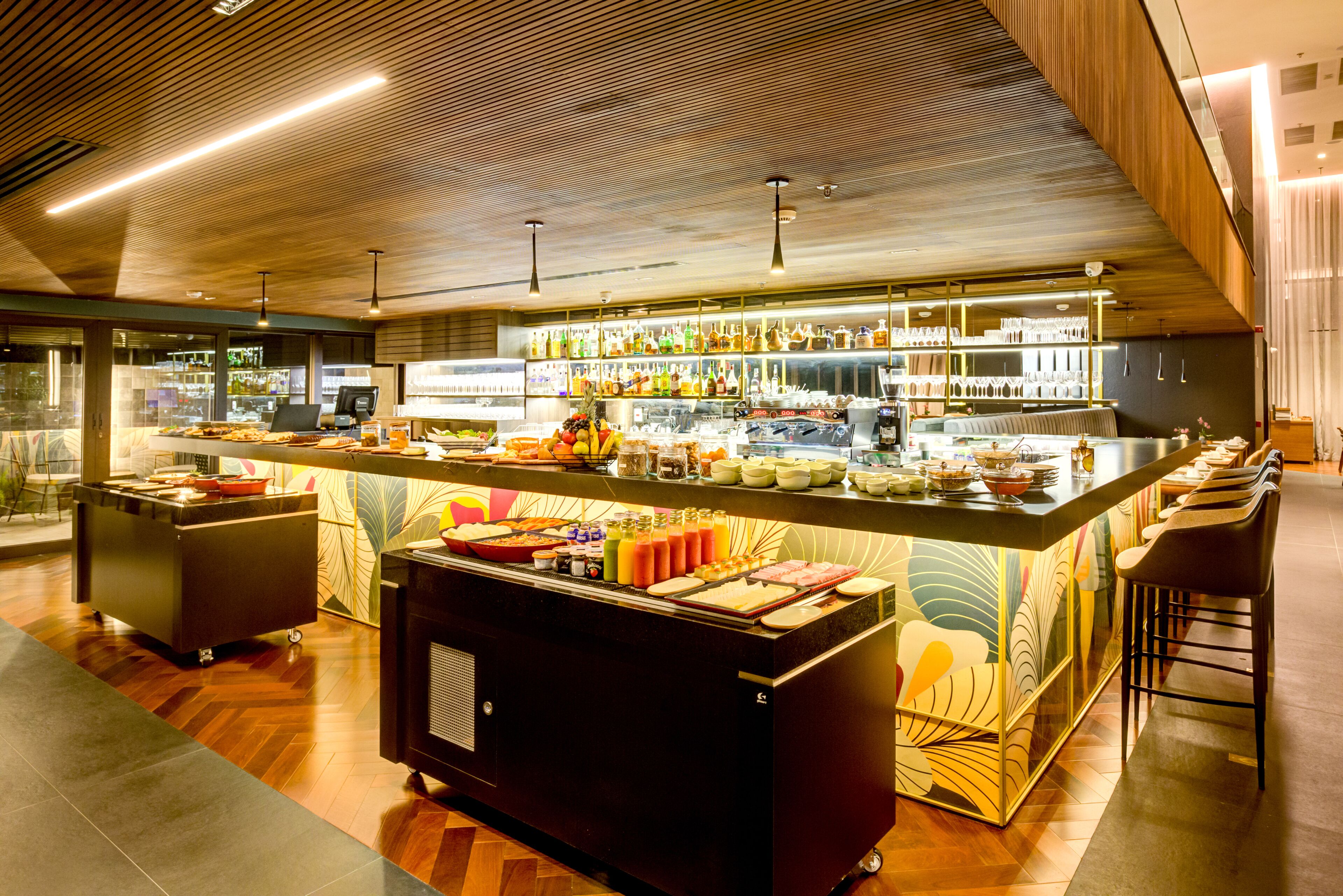 Daily buffet breakfast (BRL 105 per person)