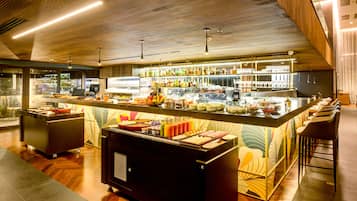 Café da manhã com buffet todos os dias (BRL 118.65 por pessoa)