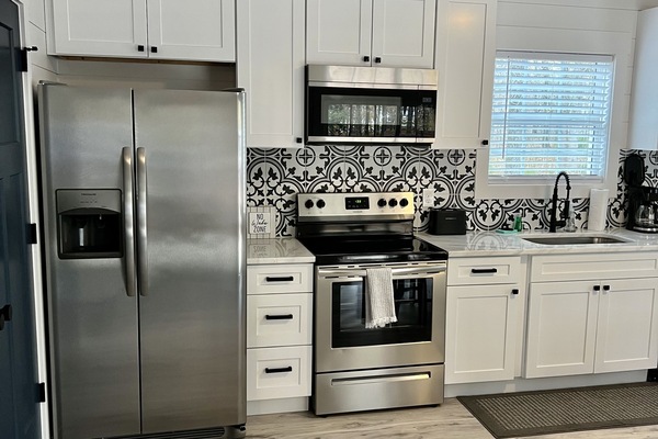 Frigorífic, microones, forn i placa de cuina