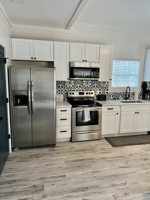 Fridge, microwave, oven, stovetop - Center Hill Lake 2 Br Bungalow in Smithville, TN (Smithville)