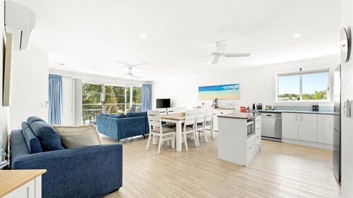 Unit 8, Boardwalk Apartments