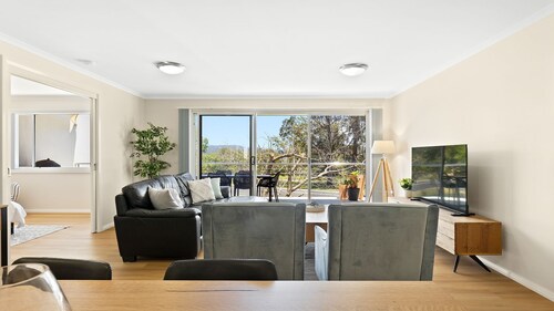 Beautiful renovated Boardwalk Apartments Unit Eleven