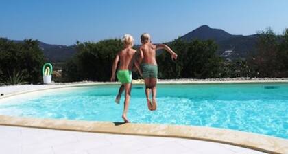 Beautiful hillside holiday rental with sea views and pool