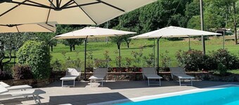 MANDOLATA - cottage with garden, shared pool, private veranda