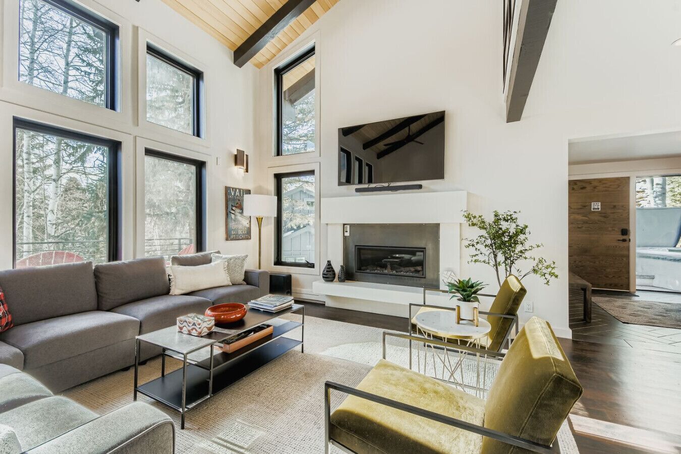 智能电视、壁炉、办公室