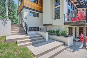 Exterior - Winter Sale! Luxe 4BR Vail, Steps to Village! 4Bdrm Hosted By Alpine Co-Hosts Vail, CO (Vail)