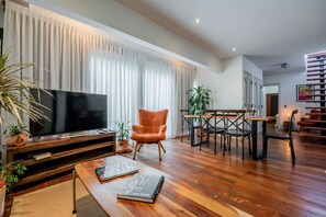 Interior - w* | Refined 2BR in Casco Viejo (Panamá)