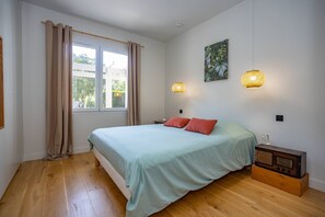 4 室のベッドルーム、WiFi (無料)