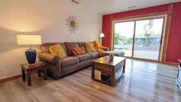 Fernseher, Kamin, Arbeitsbereiche