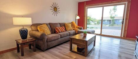 Fernseher, Kamin, Arbeitsbereiche