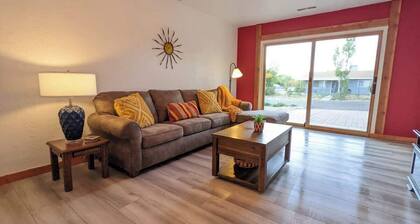 Cowboy Ranch Near Shopping Dog Family Friendly