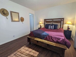 3 Schlafzimmer, Bügeleisen/Bügelbrett, WLAN, Bettwäsche