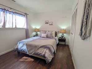 3 bedrooms, desk, iron/ironing board, travel cot