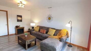 Fernseher, Kamin, Arbeitsbereiche