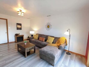 TV, fireplace, offices