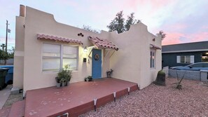 Exterior detail - Budget Friendly Dog Friendly Cute Clean Charming (Phoenix)