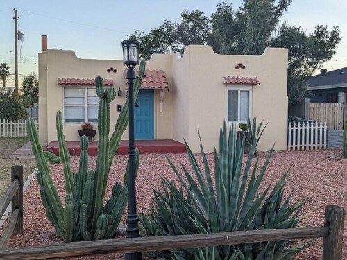 Cute Clean Quiet Dog Family Friendly Roosevelt Row