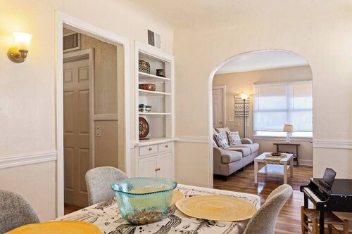 Cute Clean Quiet Dog Family Friendly Roosevelt Row