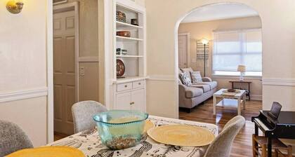 Cute Clean Quiet Dog Family Friendly Roosevelt Row