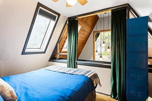 3 bedrooms, iron/ironing board, travel crib, WiFi