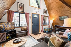 Televisio, takka, kirjoja