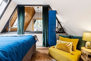 3 bedrooms, iron/ironing board, travel crib, WiFi