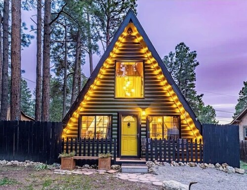Cozy A-Frame in Pines Quiet Scenic Dog Friendly